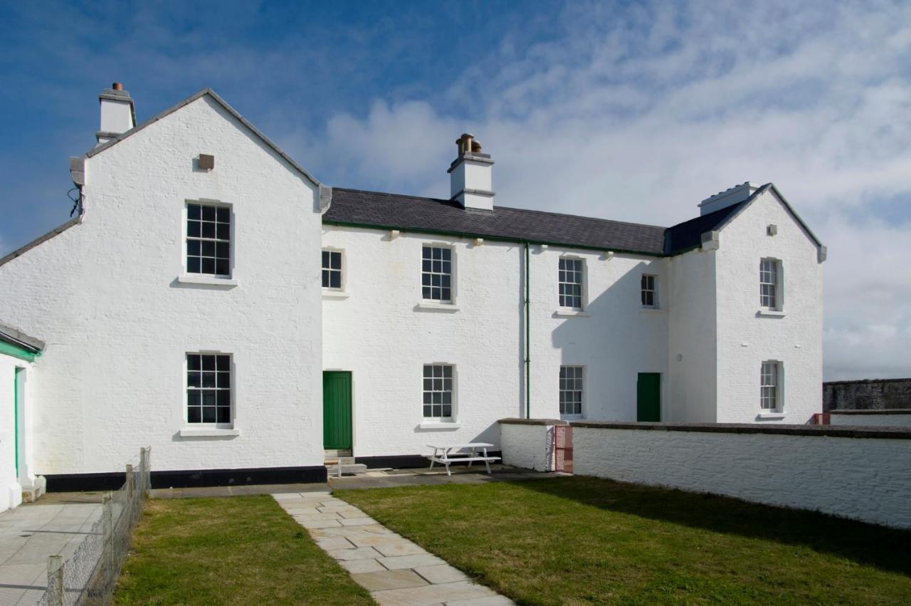 Galley Head Lightkeeper'S Houses Donoure Exterior photo